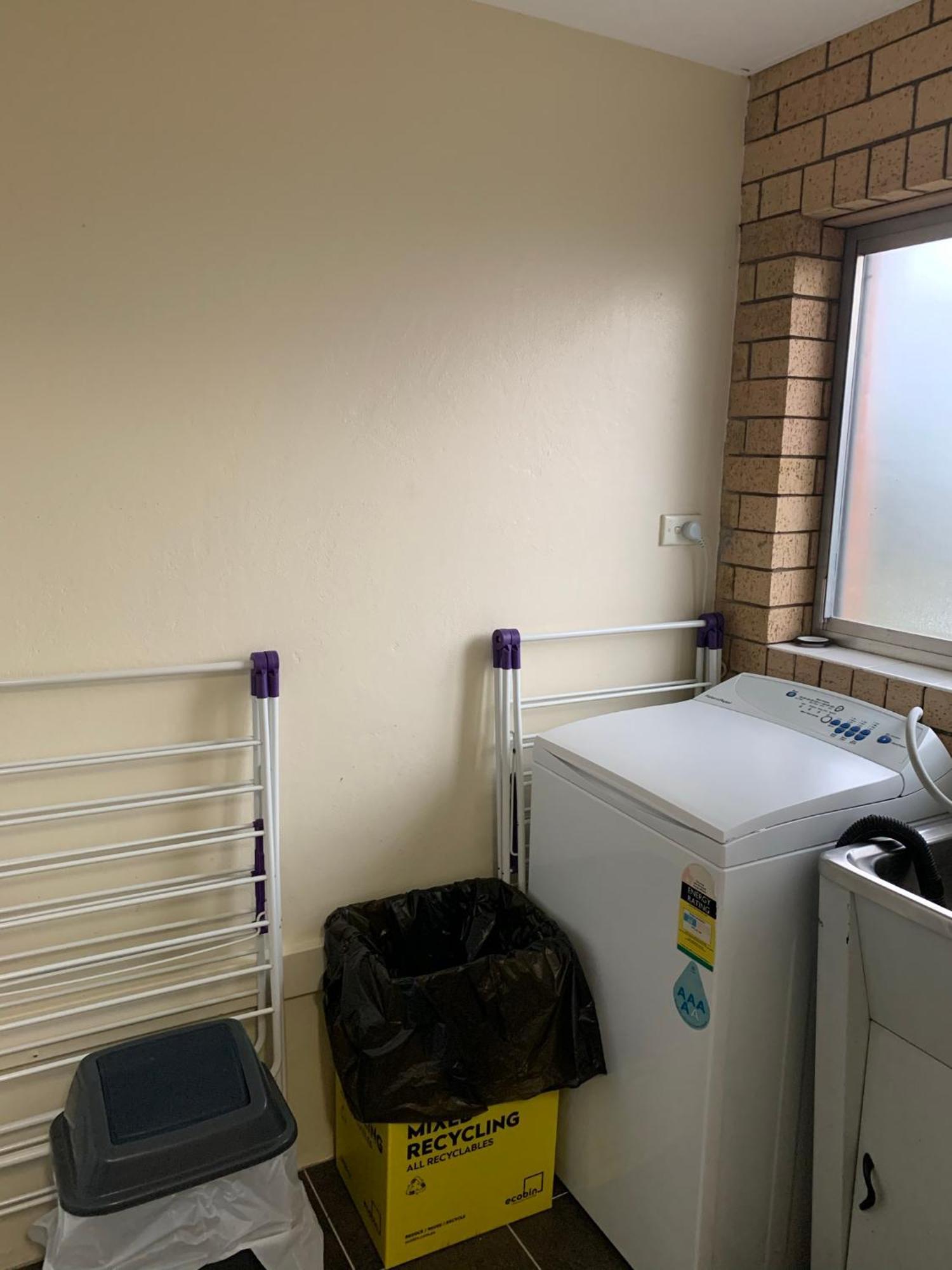Westwood Motor Inn Армидейл Екстериор снимка